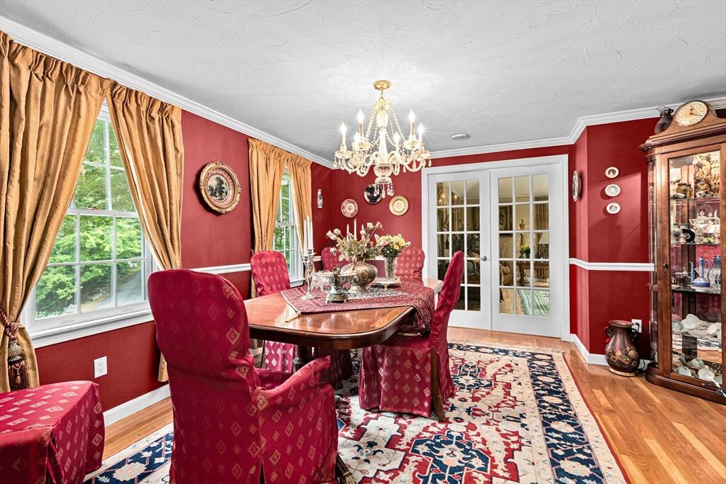 Chandelier, Dining room, Interior, Wood Texture Flooring