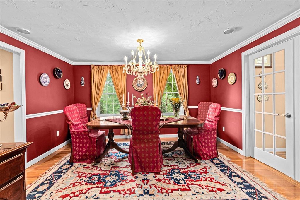 Chandelier, Dining room, Interior, Wood Texture Flooring