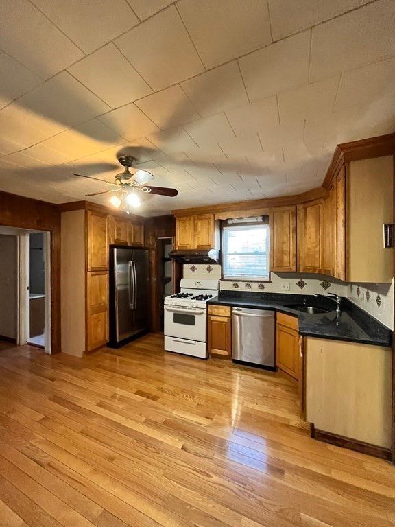 Interior, Kitchen, Wood Texture Flooring