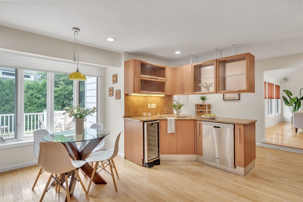Dining room, Interior, Kitchen, Pendant Lights, Recessed Lighting, Wood Texture Flooring