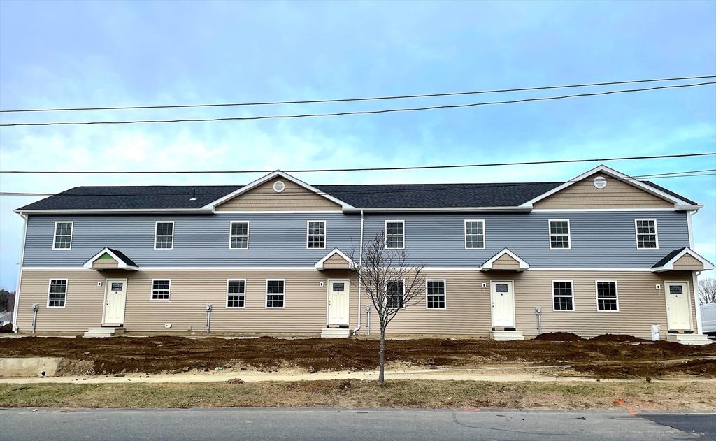 Exterior, Facade, Farmhouse