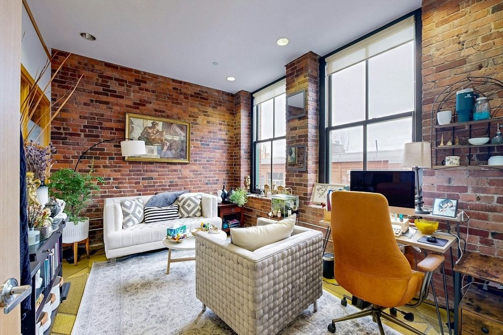 Home Office, Interior, Living room, Recessed Lighting, Stone Walls