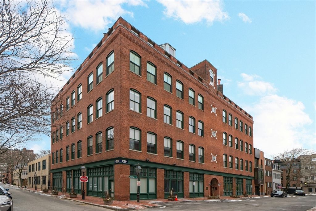 Exterior, Facade, Chicago School