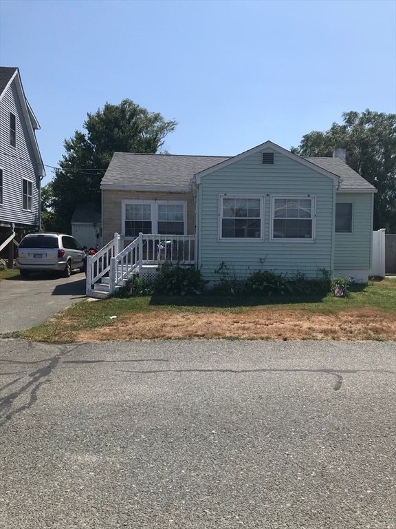 Exterior, Facade, Cape Cod