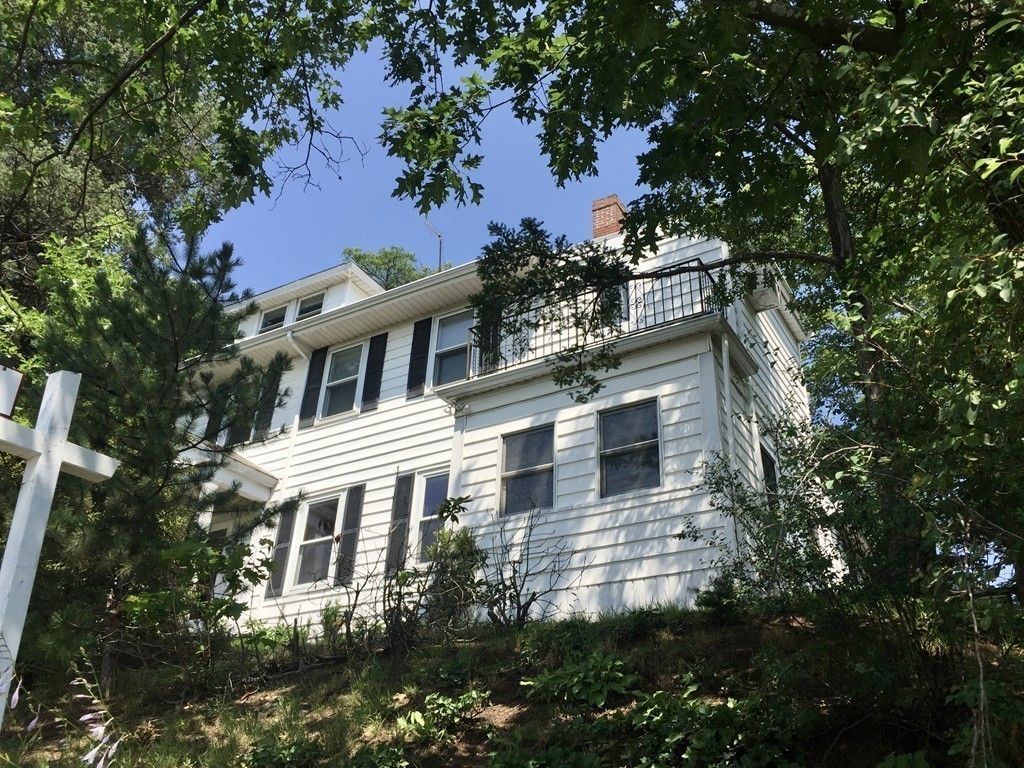 Exterior, Facade, American Foursquare