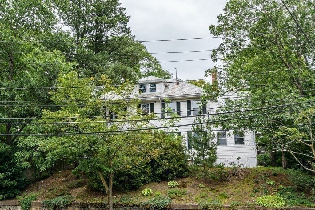 Exterior, Facade, American Foursquare