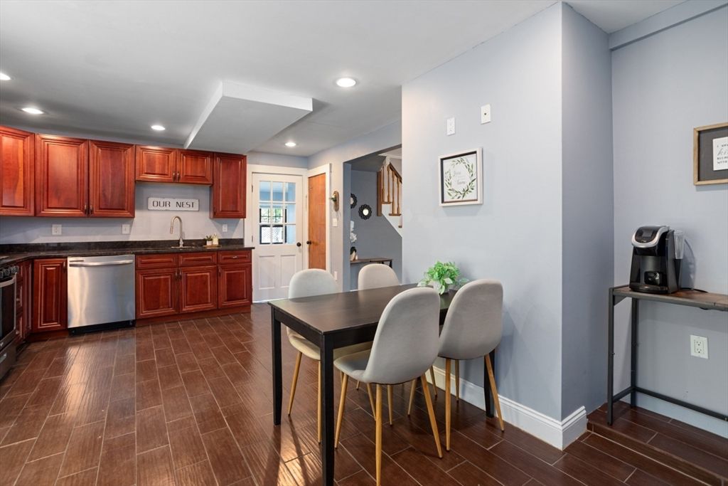 Dining room, Interior, Kitchen, Recessed Lighting, Wood Texture Flooring