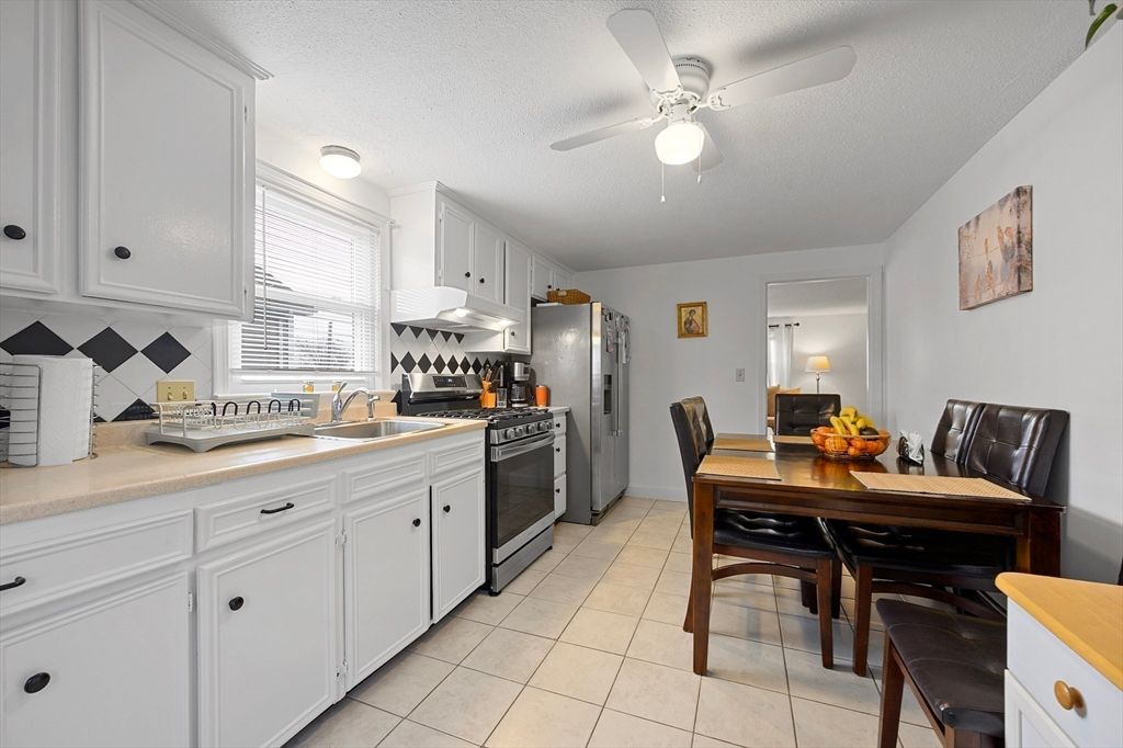 Dining room, Interior, Kitchen, Stainless Steel Appliances