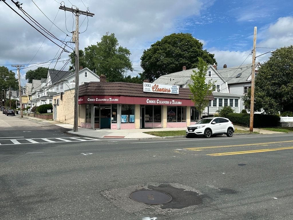 Exterior, Facade, None
