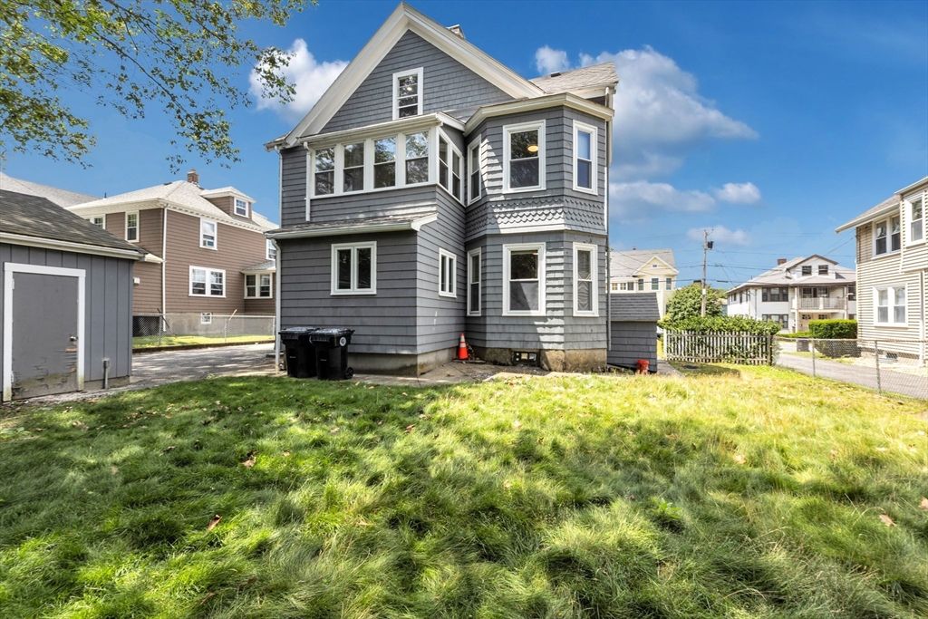 Exterior, Facade, Queen Anne Victorian