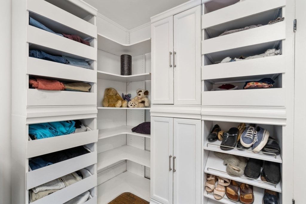 Interior, Walk-in Closets