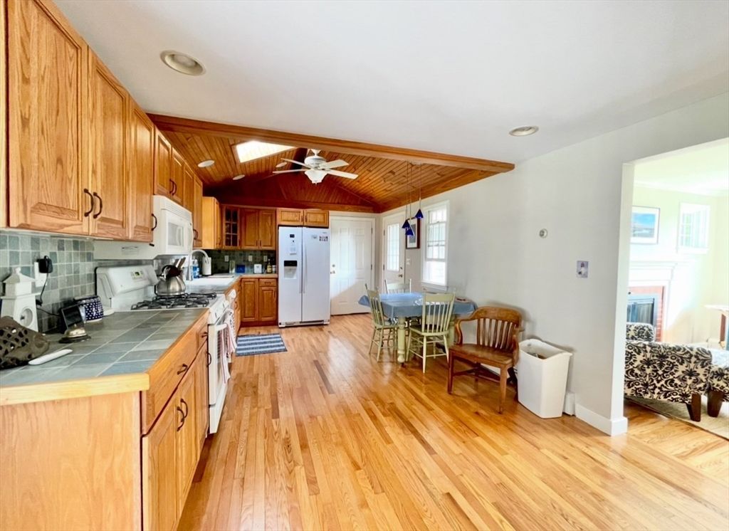 Dining room, Interior, Kitchen, Recessed Lighting, Tile Countertops, Wooden Ceilings, Wood Texture Flooring