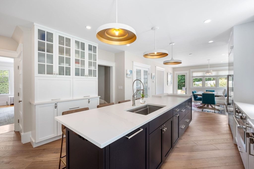 Dining room, Interior, Kitchen, Pendant Lights, Recessed Lighting, Wood Texture Flooring