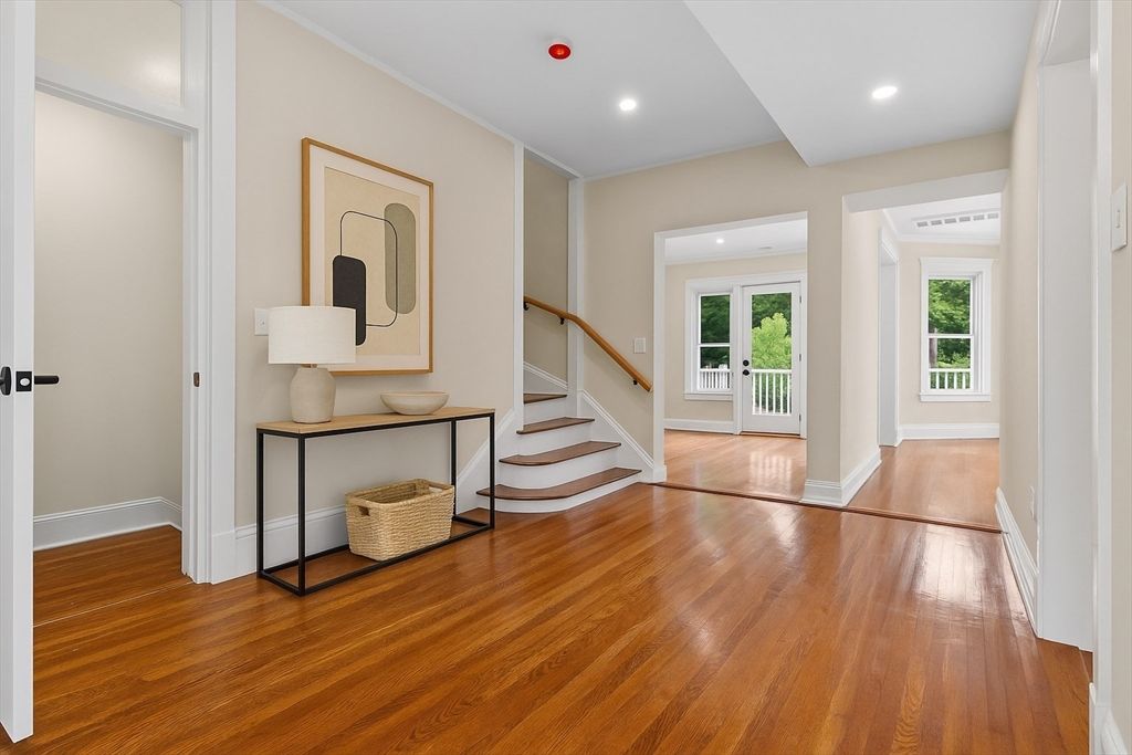 Interior, Recessed Lighting, Wood Texture Flooring
