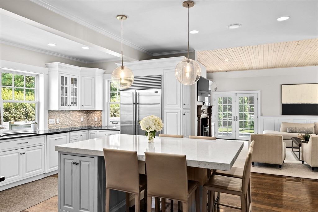 Interior, Kitchen, Living room, Pendant Lights, Recessed Lighting, Stainless Steel Appliances, Wood Texture Flooring