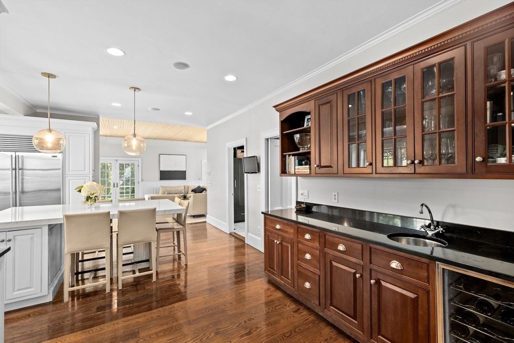 Dining room, Interior, Kitchen, Pendant Lights, Recessed Lighting, Wood Texture Flooring