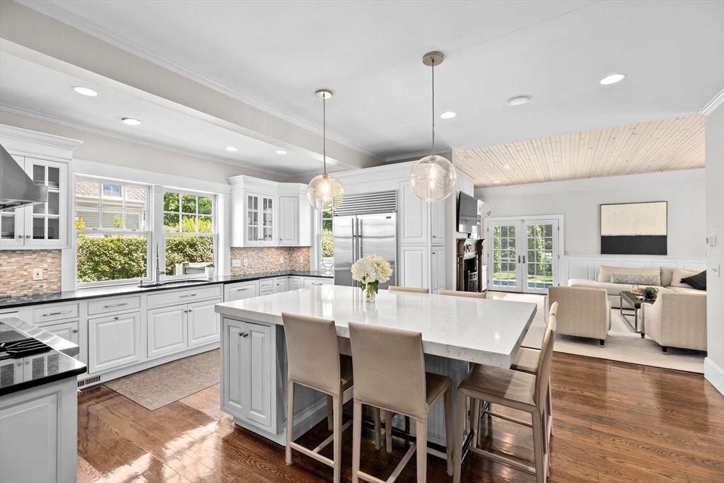 Interior, Kitchen, Living room, Pendant Lights, Recessed Lighting, Wood Texture Flooring