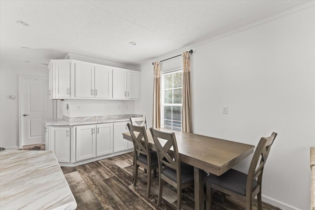Dining room, Interior, Kitchen, Recessed Lighting, Wood Texture Flooring