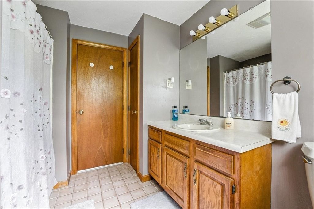 Bathroom, Dual Sink Vanities, Interior, Tile Countertops