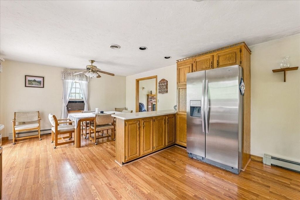 Dining room, Interior, Kitchen, Stainless Steel Appliances, Wood Texture Flooring