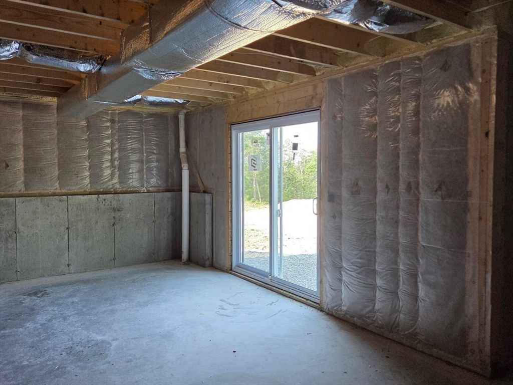 Empty room, Interior, Wooden Beams, Wooden Ceilings