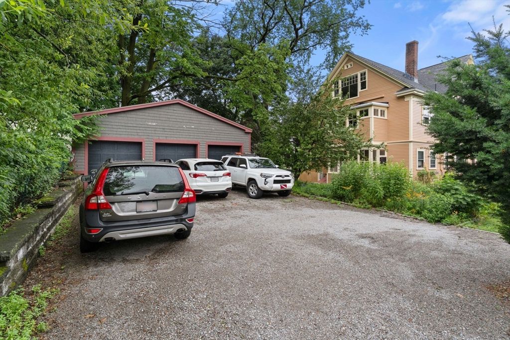 Detached Garage, Exterior