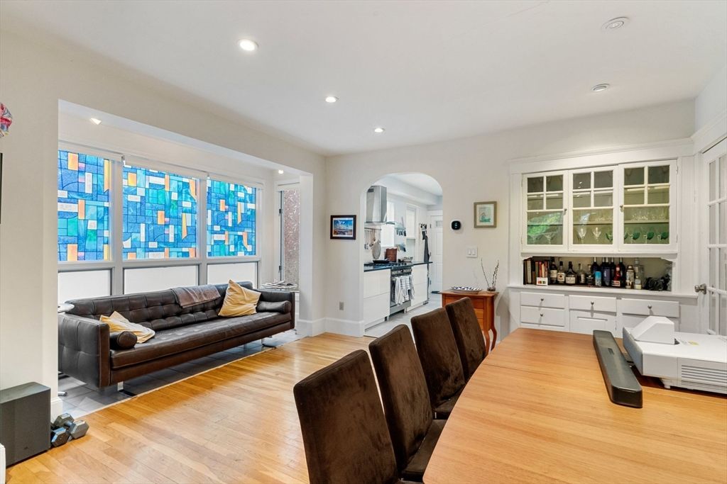 Interior, Recessed Lighting, Wood Texture Flooring