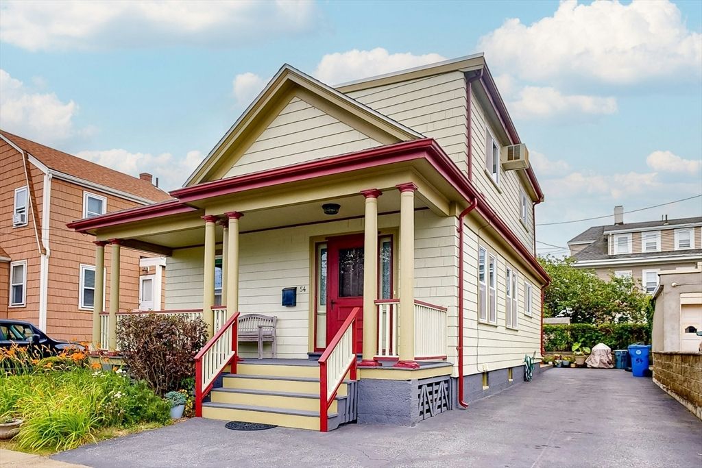 Exterior, Facade, Queen Anne Victorian
