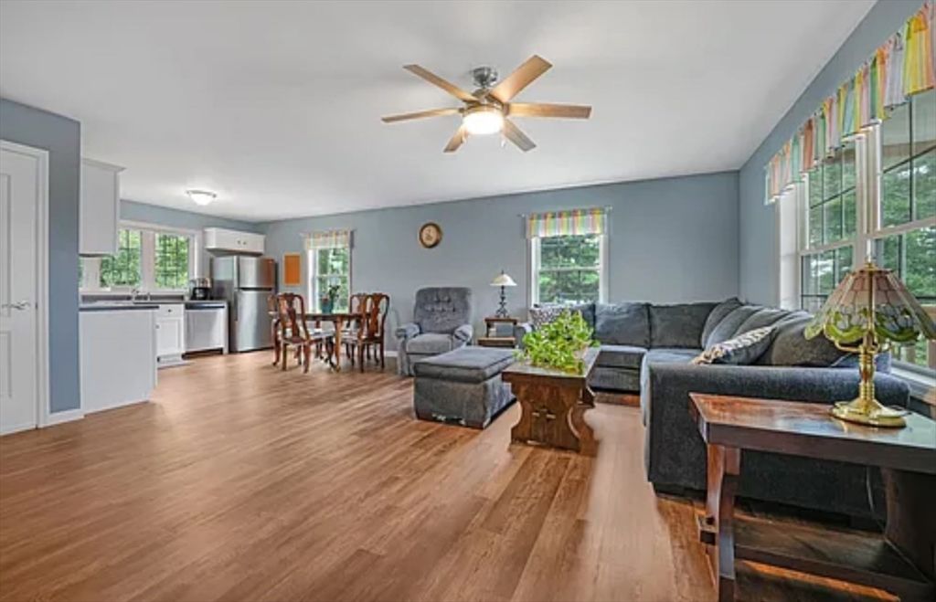 Dining room, Interior, Kitchen, Living room, Stainless Steel Appliances, Wood Texture Flooring