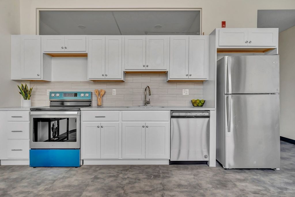 Interior, Kitchen, Stainless Steel Appliances