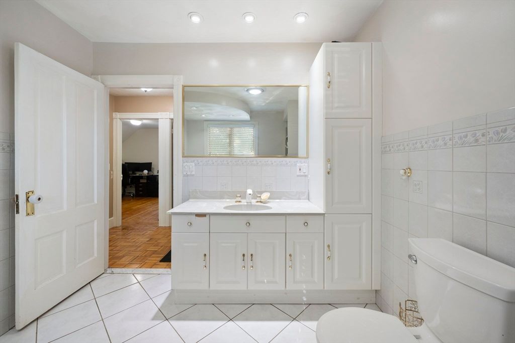 Bathroom, Interior, Recessed Lighting, Wood Texture Flooring