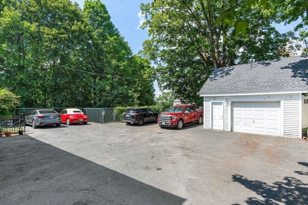 Detached Garage, Exterior