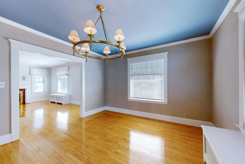 Chandelier, Empty room, Interior, Wood Texture Flooring