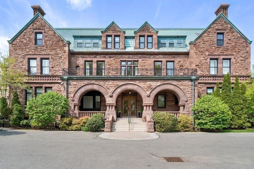 Exterior, Facade, Brick Facade, Brick Traditional