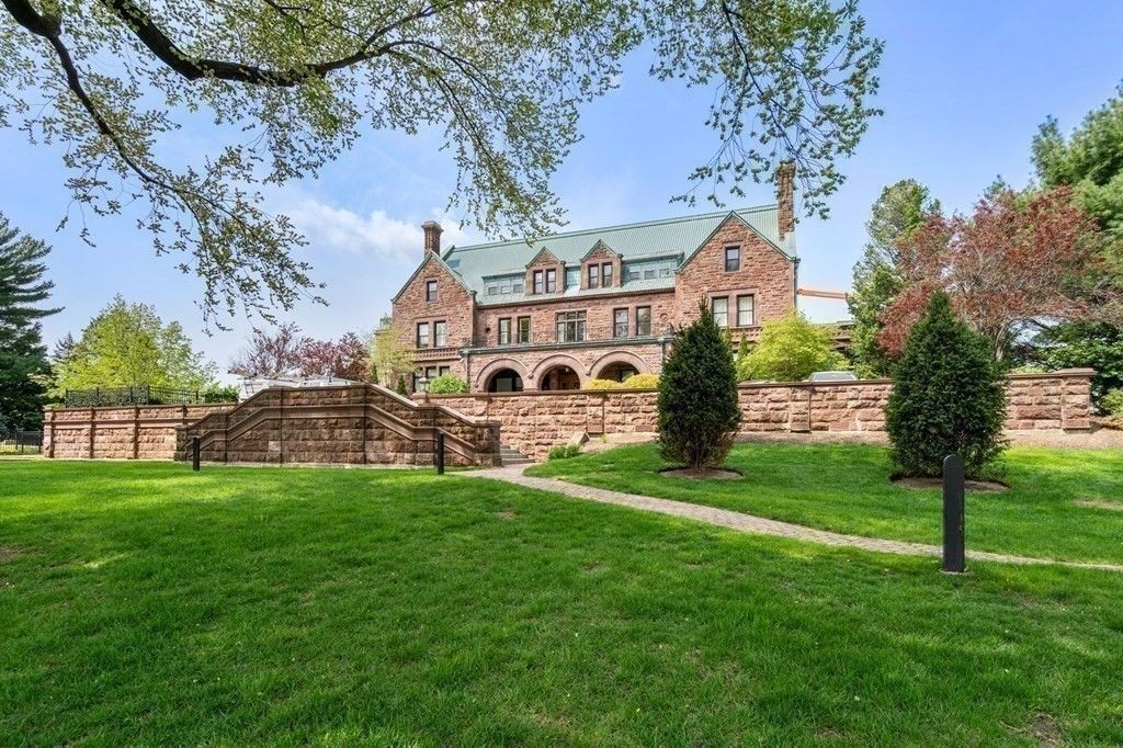 Backyard, Exterior, Facade, Brick Facade, French Provincial