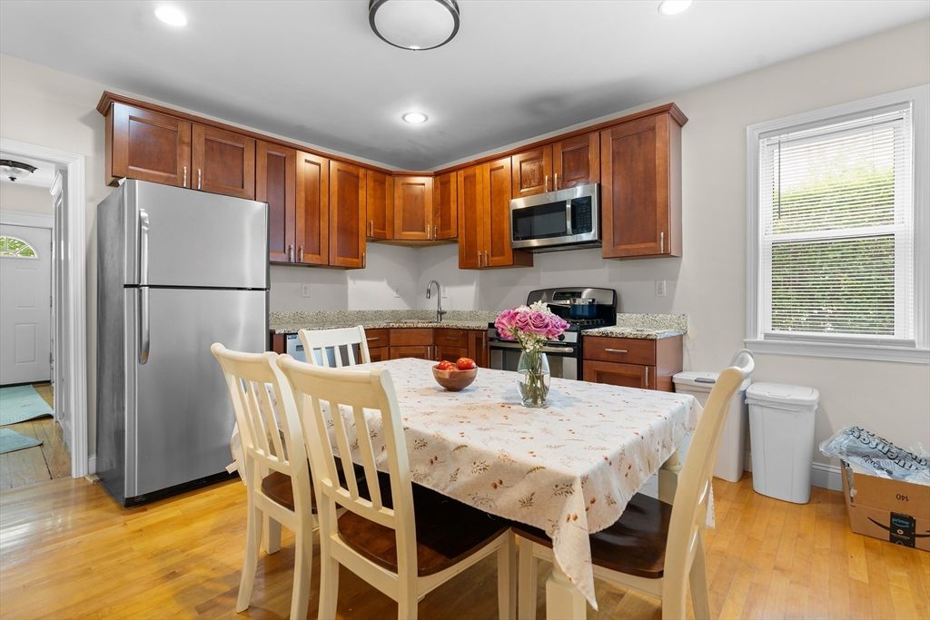 Dining room, Interior, Kitchen, Recessed Lighting, Wood Texture Flooring