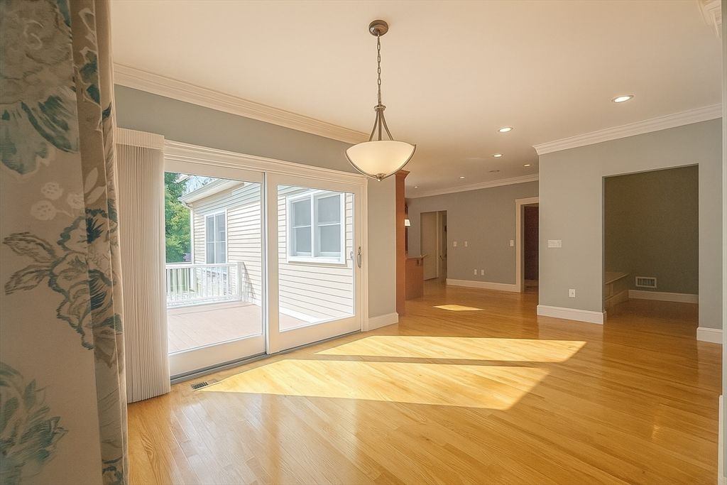Empty room, Interior, Pendant Lights, Recessed Lighting, Wood Texture Flooring