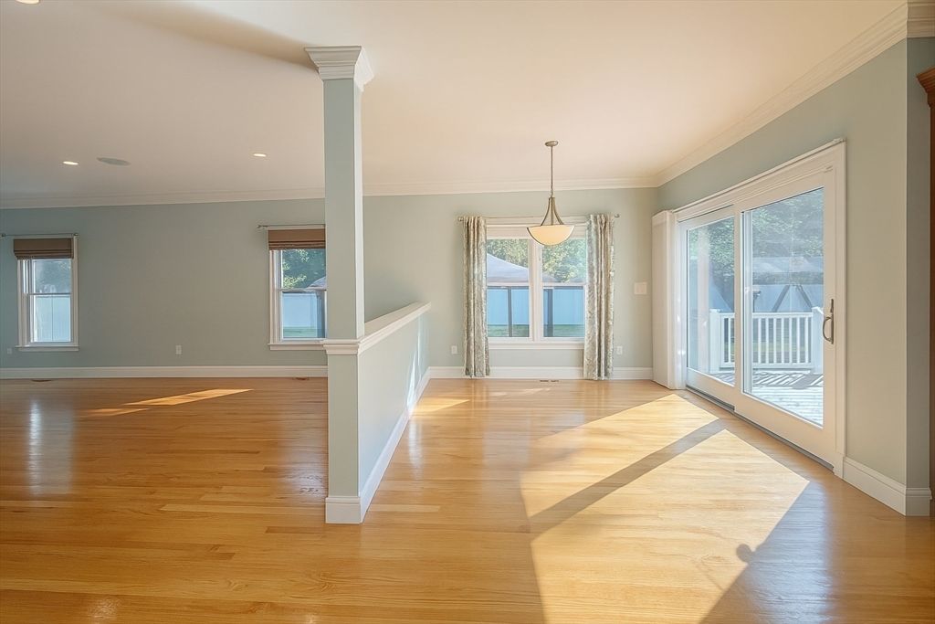 Empty room, Interior, Pendant Lights, Recessed Lighting, Wood Texture Flooring