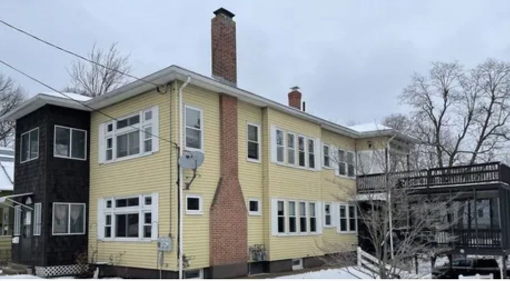 Exterior, Facade, Rowhouse