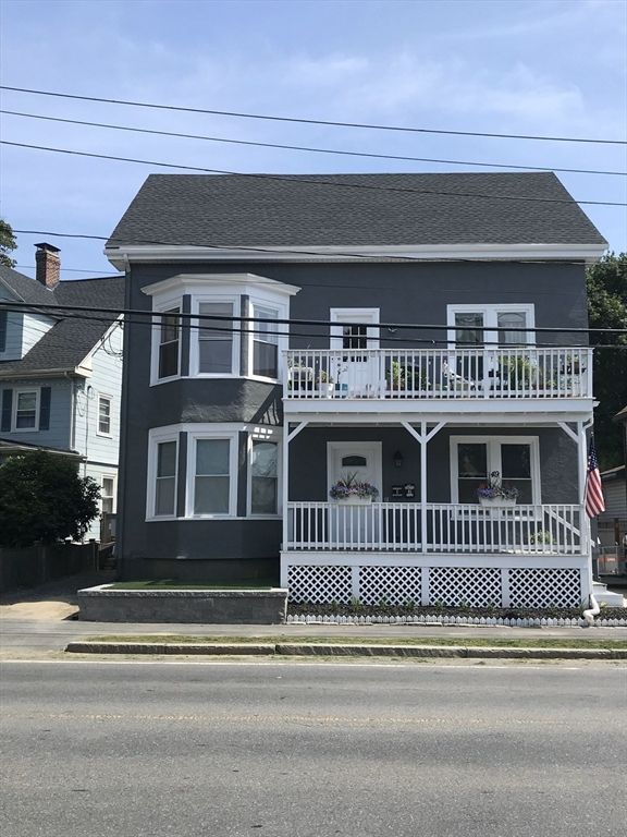 Exterior, Facade, Queen Anne Victorian