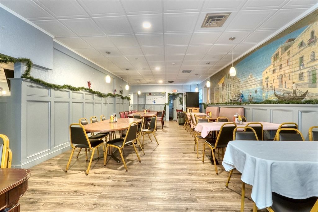 Dining room, Interior, Pendant Lights, Recessed Lighting, Wood Texture Flooring