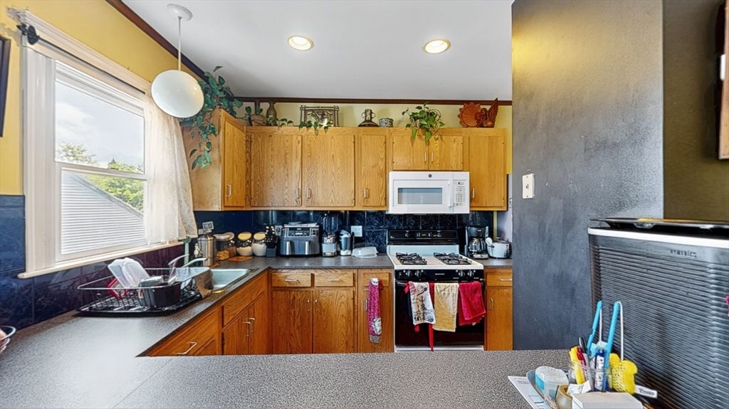 Interior, Kitchen, Pendant Lights, Recessed Lighting