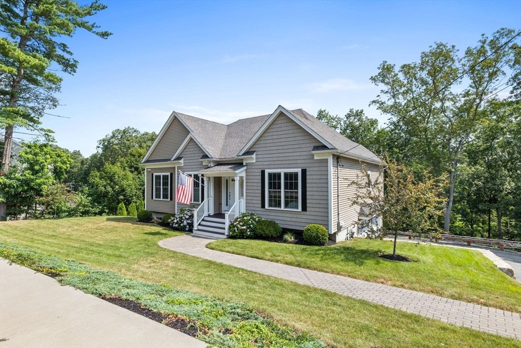 Backyard, Exterior, Facade, Cape Cod
