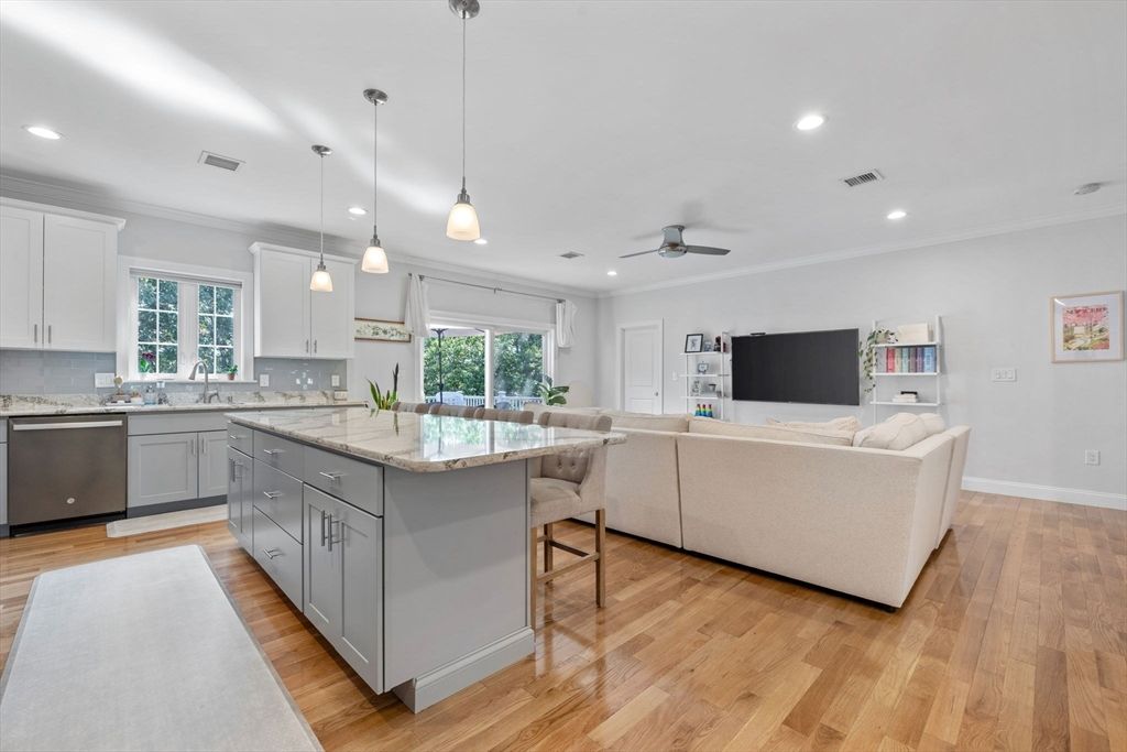 Interior, Kitchen, Living room, Pendant Lights, Recessed Lighting, Wood Texture Flooring