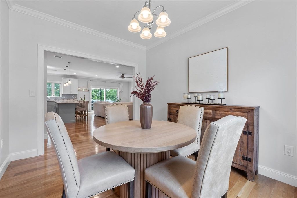 Chandelier, Dining room, Interior, Kitchen, Pendant Lights, Recessed Lighting, Wood Texture Flooring