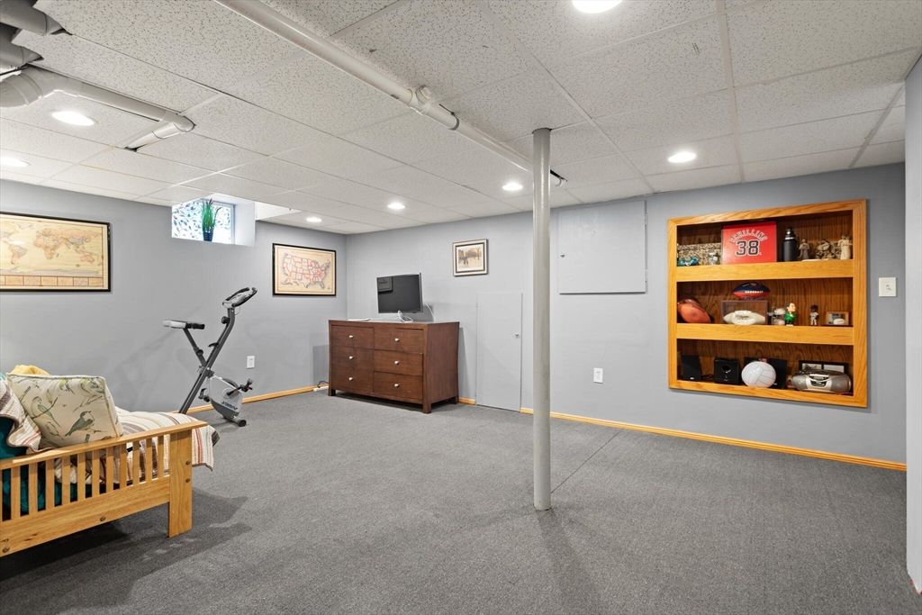 Fitness Equipment, Interior, Recessed Lighting