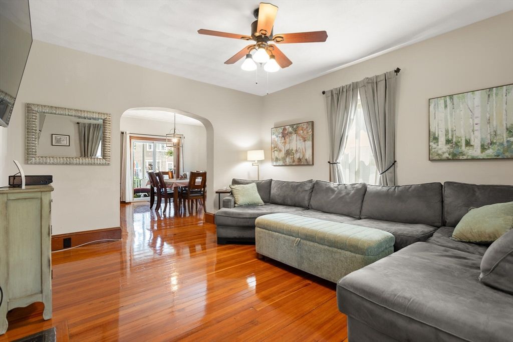 Dining room, Interior, Living room, Pendant Lights, Wood Texture Flooring