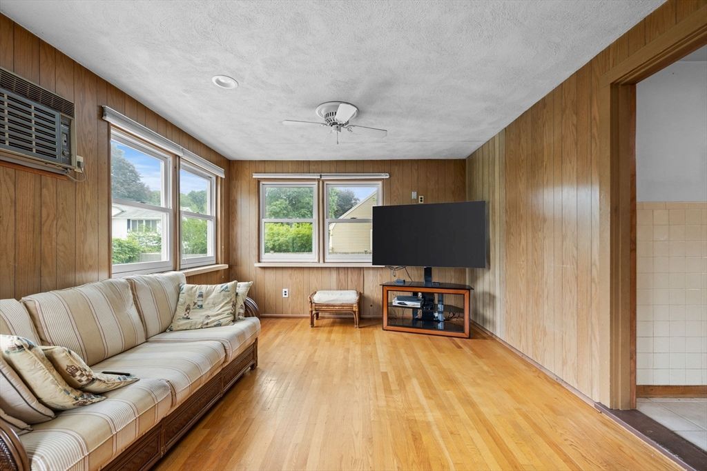 Interior, Living room, Recessed Lighting, Wood Texture Flooring, Wooden Walls