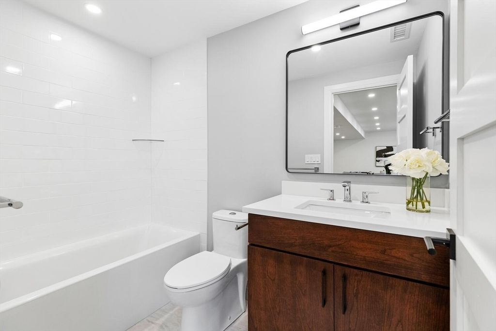 Bathroom, Interior, Recessed Lighting