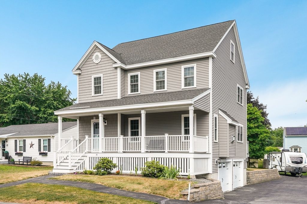 Exterior, Facade, Queen Anne Victorian